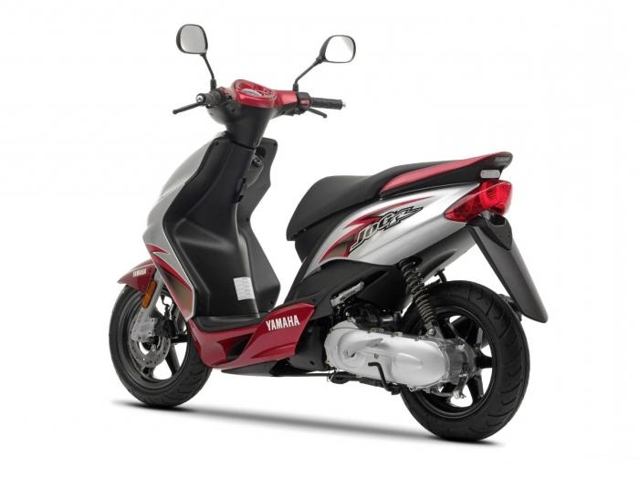 Demon fuera de la caja - scooter Yamaha Jog