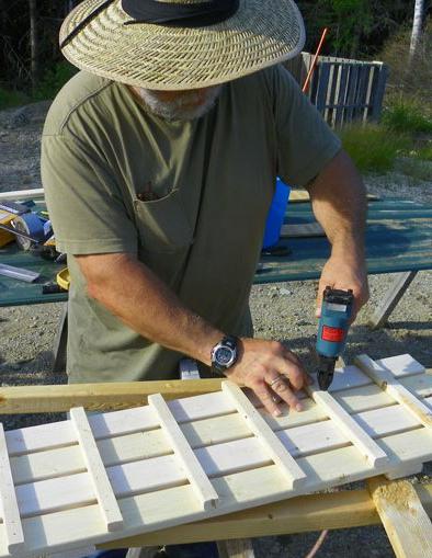 ¿Cómo hacer un gallinero con tus propias manos? Aprende cómo hacer un piso en el gallinero