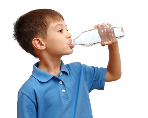 Preparación de agua de fusión en el hogar y sus propiedades beneficiosas