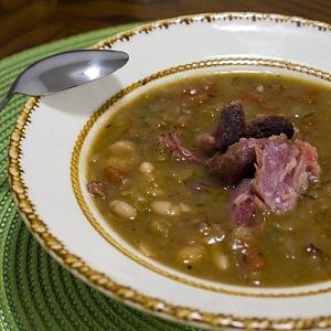 sopa de costillas de cerdo ahumado