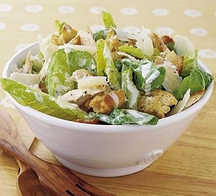 Cómo hacer una clásica ensalada César