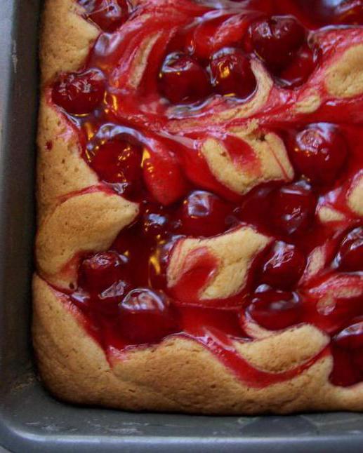 pastel con requesón y cerezas