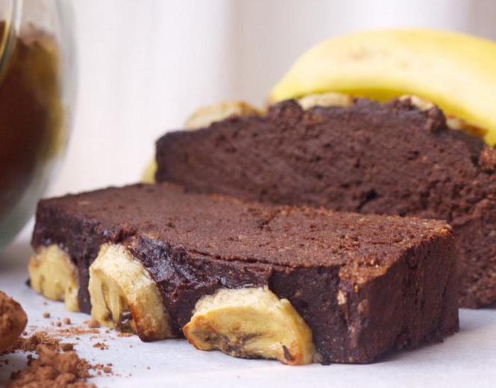 pastel de plátano con glaseado de chocolate