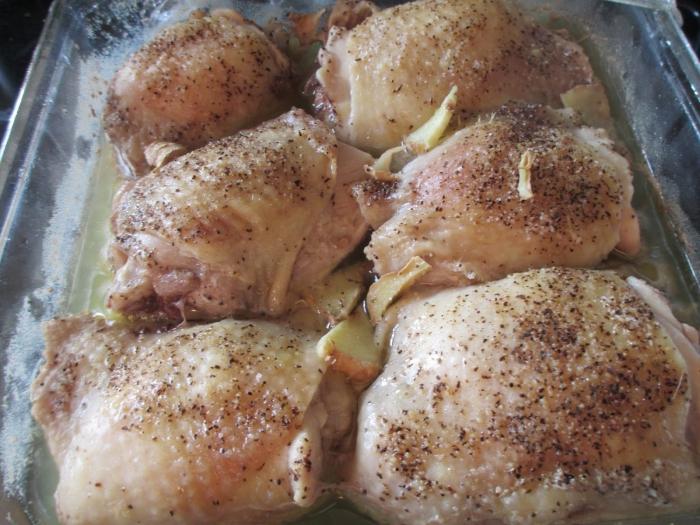 Sabroso y jugoso pollo en un horno de microondas: receta