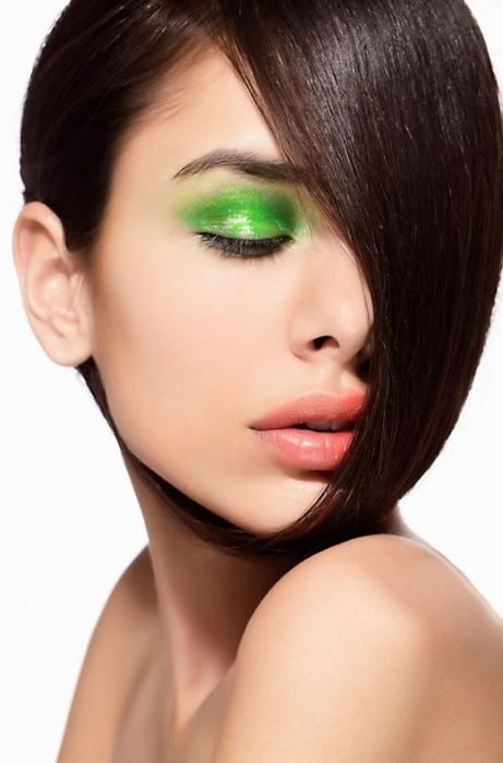 Ojos verde grisáceos: cuáles son sus dueños y qué tipo de maquillaje les conviene