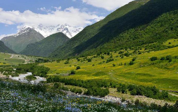 Digorskoe Gorge, Ossetia: descripción, lugares de interés, hechos interesantes