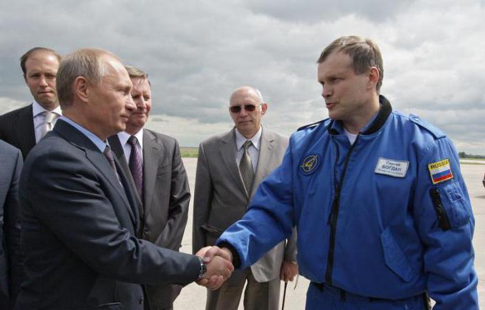 Héroe de Rusia Sergey Leonidovich Bogdan - piloto de prueba de la empresa 