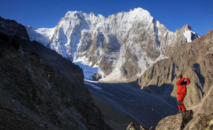 altura de las montañas más altas de Rusia