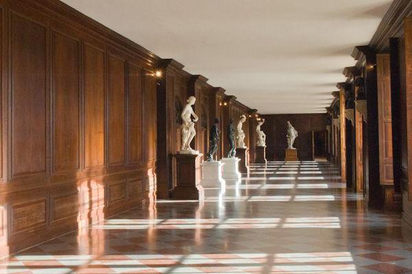 Hampton Court. Conjunto de palacio y parque en Londres