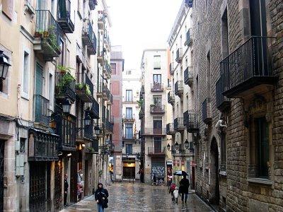 Mirando el Barrio Gótico en Barcelona