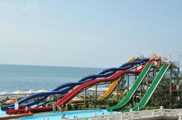 Conoce: "Faro". Aquapark en Sochi para vacaciones en familia