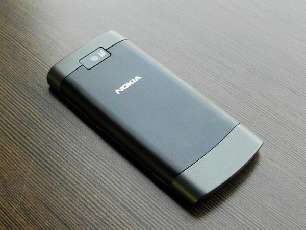 Nokia x3 02 característica